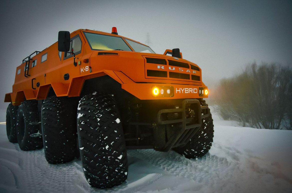Российские механики создают 14-колесного монстра Lada —