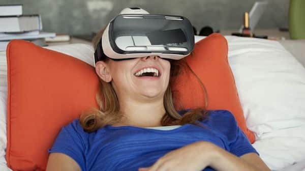 Samsung запускает платформу виртуальной реальности, вы можете сделать это прямо сейчас